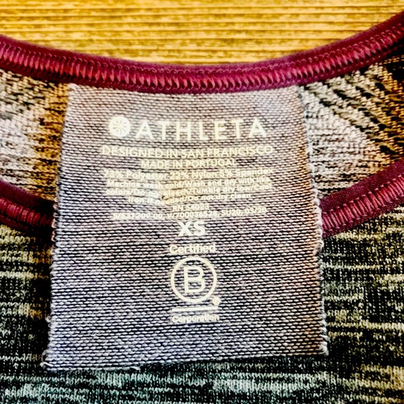 NWT Athleta impact crop Tee XS Certified B - Picture 4 of 6